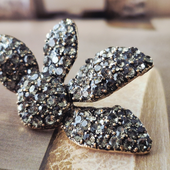 Sparkling Floral Earrings - Picture 12 of 12